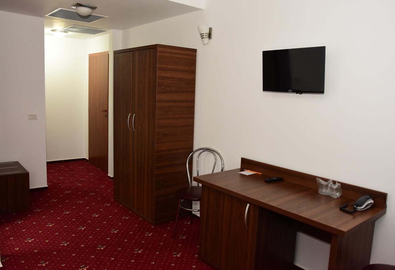 Hostel Orhideea Buzau Exterior photo